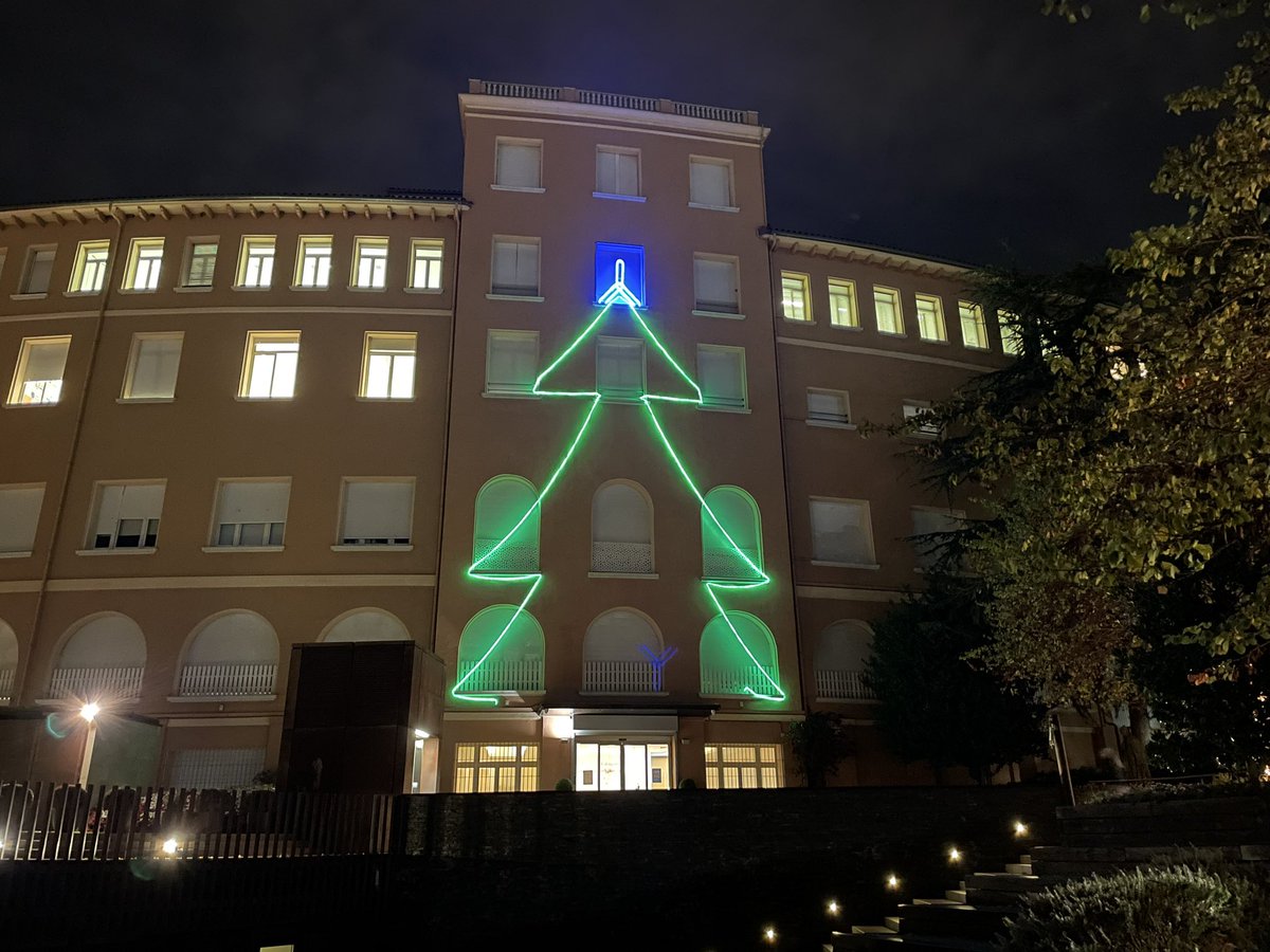 Bona nit i bona encesa del Nadal amb #SegellColeMontse!
🎄🎄🎄
Buenas noches y buen encendido de la Navidad con #SelloColeMontse!