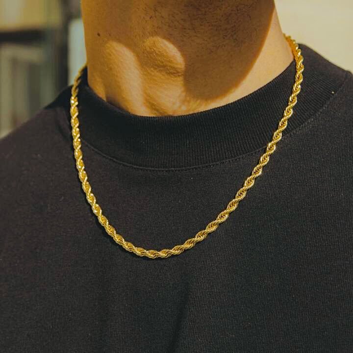 Unisex gold stainless necklaces 100ghc only Dm to purchase, please repost