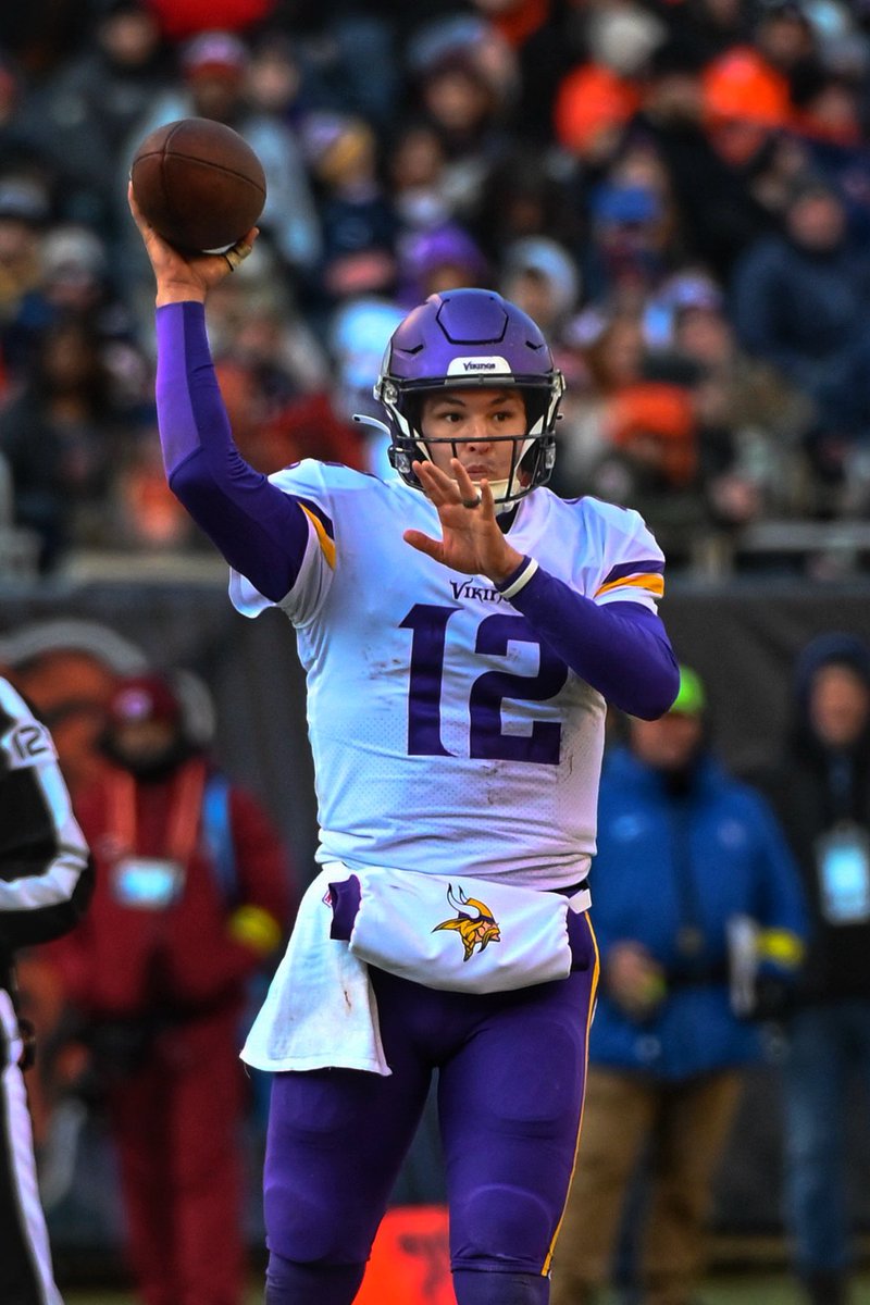 vikingzfanpage's tweet image. Most passing yards in a players first 16 starts in #NFL history:

1. Patrick Mahomes (5,100 yards) 
2. Nick Mullens (4,405 yards)