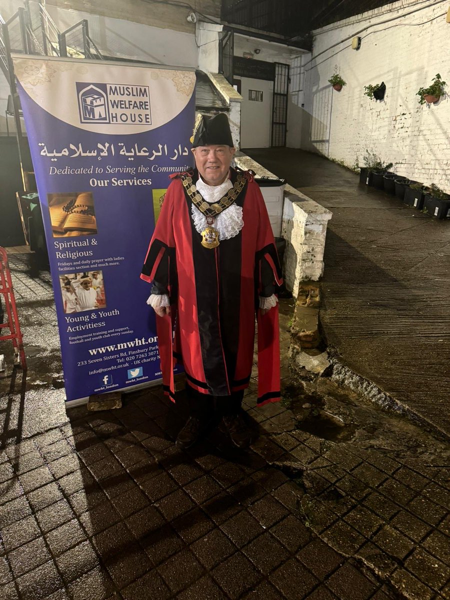 IslingtonMayor's tweet image. At the Muslim Welfare House nest to Finsbury Park station on Visit your Mosque day to see all the great work they do in supporting people in our community ⁦⁦@IslingtonBC⁩