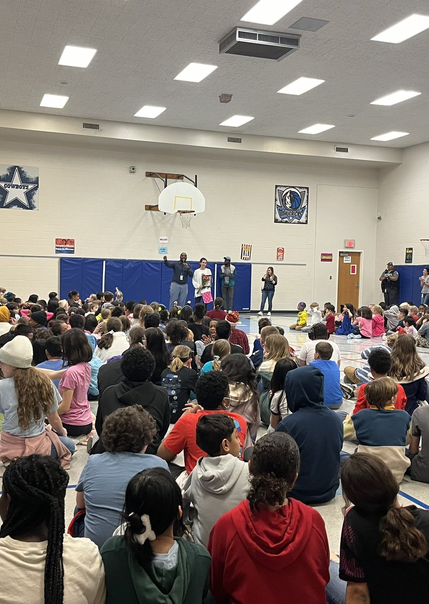 Today at @BSE_Bobcats1 PLC, we had great conversation on data dig with the ICs. And at the end of the school, @PrincipalDawes gathered all the Ss and Ts to announce and celebrate their STAR Teacher of the Year, Mrs. Kim Adeyemi #RISDWeAreOne