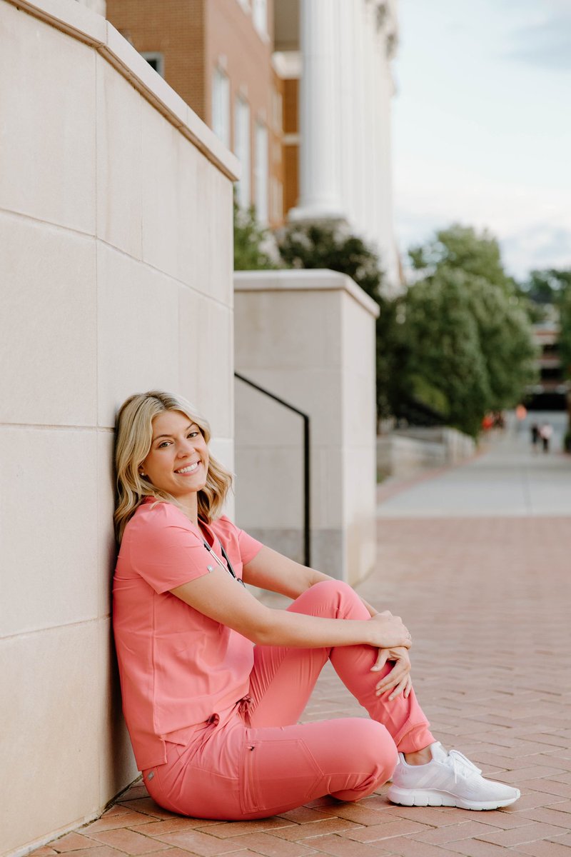 olivia_kaufman's tweet photo. WE DID IT BABY GIRL!! God is SO good! Olivia Kaufman, BSN 🩺👩🏼‍⚕️ RN loading .. https://t.co/736dnG1dk6