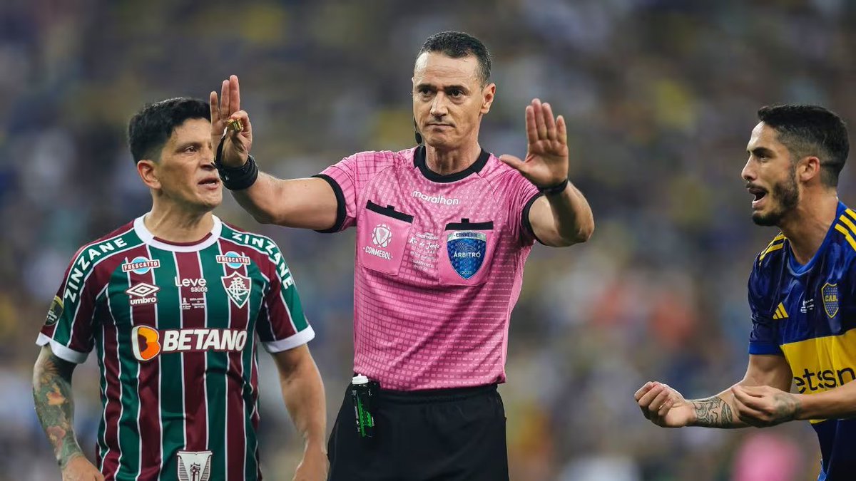 Wilmar Roldán, nominado como el mejor árbitro del mundo.
Noticia completa ⬇️⬇️
canalchd.com/2023/12/wilmar…

#CanalCHD #WilmarRoldán