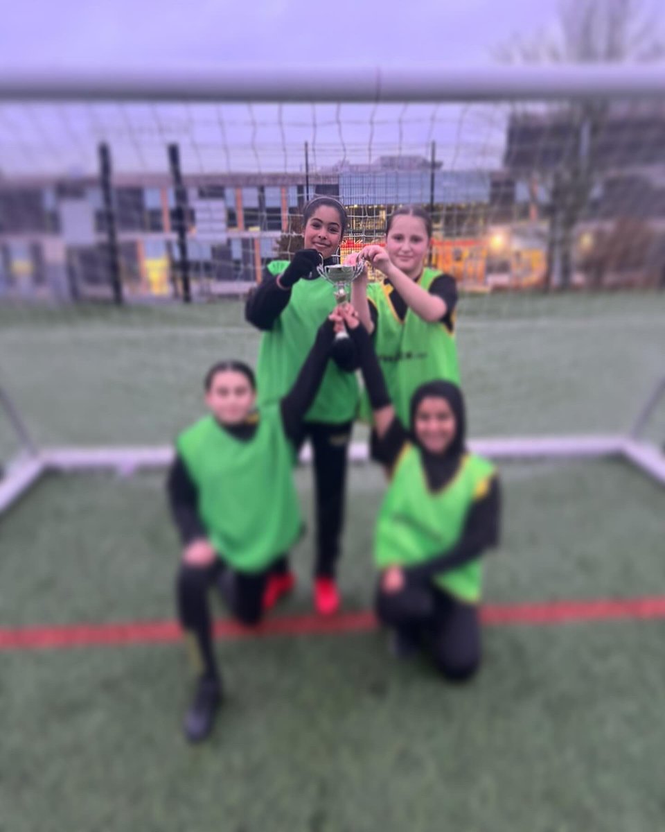 EssaHealth's tweet photo. 🌟⚽️ YEAR 7 GIRLS FOOTBALL INTERHOUSE ⚽️🌟
A great evening on Friday for our year 7 girls! Well done to Belmont who took the win for their house 👏🏆
#teamessa #healthfaculty #allwillsucceed #allwillbehealthy 💚💛 https://t.co/NSftJjkLYl