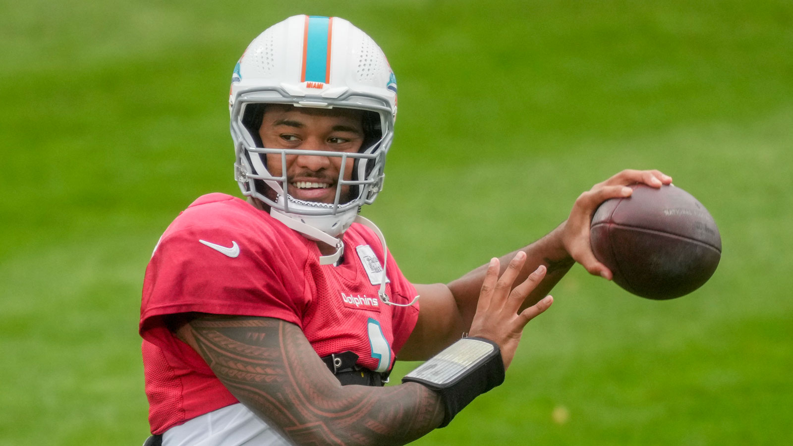 Hard Knocks' details Tua Tagovailoa's on-air hijinks during Week 13 'ManningCast' appearance