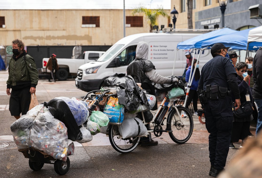 This holiday season, we invite you to make a meaningful impact:

❤️ Donate: Support accessible healthcare and community outreach.

🤝 Volunteer: Sign up to volunteer at one of our community outreach clinics.

vituitycares.org/donate/

#VituityCares #HolidayGiving #SpreadKindness