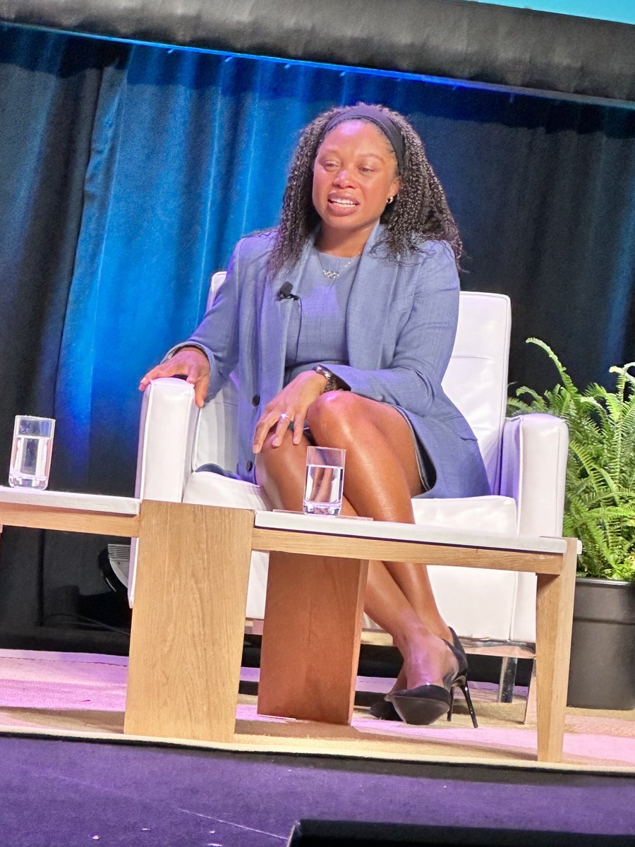 ⁦@allysonfelix⁩ “you can use your voice even if it shakes.”  Brilliant, courageous and so so true.  Thank you ⁦@TheIHI⁩ #ihiforum