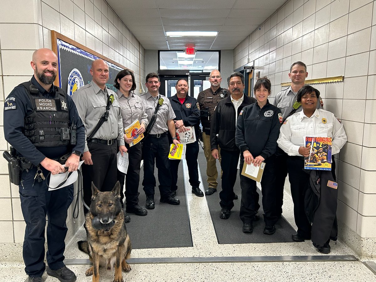 First READsponder Friday is the new TGIF, a day we always look forward to! A huge thank you to East Allen County Schools for the invite!

#ACPD #sheriff #community #k9handler #k9training #k9dogs #k9 #schoolresourceofficer #k9unit #lawenforcement #sheriffoffice #keepschoolssafe