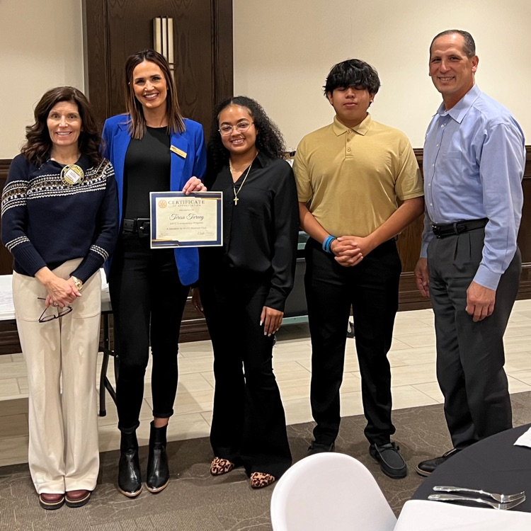 Southwest_Tech's tweet image. 🎙️ Today at Rotary, Samara Raiden and Alex Araiza dazzled with an elevator pitch for our class business, "The Corner." Big thanks to Rotary for the opportunity to showcase SWTC's entrepreneurial spirit! 🌐 #RotaryEvent #Entrepreneurship #TheCornerBusiness #SWTCJourney
