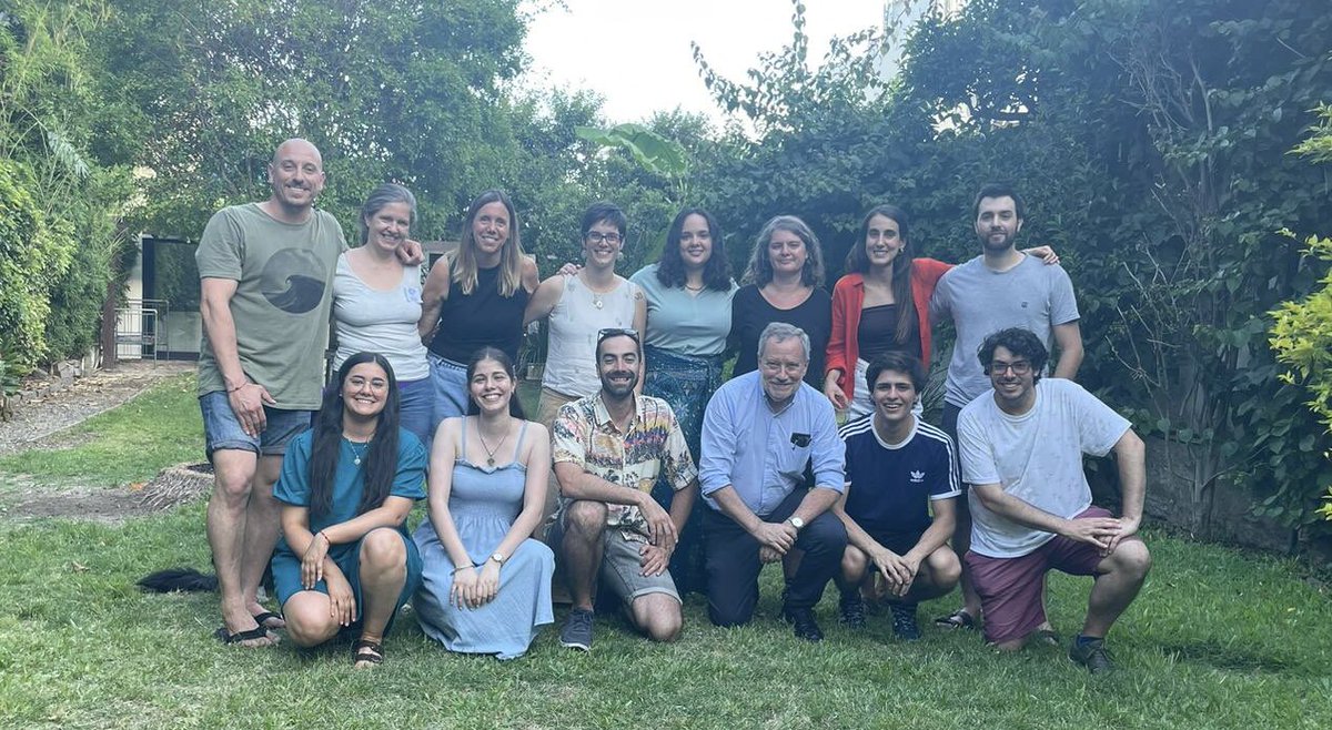 Hoy despedimos un año más juntos. Un año más de muchas satisfacciones  a nivel científico y también de muchos aprendizajes. Un año más juntos, como grupo humano, compartiendo y celebrando las buenas, y apoyándonos siempre en las no tan buenas! Gracias a todos 🙌