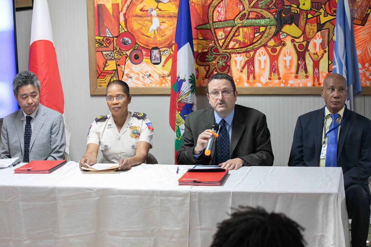 PNUD Haïti (@undphaiti) on Twitter photo Signature ce 12 déc. d'un protocole d'accord entre <a href="/undphaiti/">PNUD Haïti</a> et <a href="/AmbJaponHaiti/">Ambassade du Japon en Haïti</a> afin d’équiper la PNH de 2⃣4⃣ véhicules 🚔de patrouille & de 8⃣ ambulances🚑, pour ainsi renforcer la présence policière et améliorer les capacités d'assistance et d'évacuation lors des interventions. Signature ce 12 déc. d'un protocole d'accord entre <a href="/undphaiti/">PNUD Haïti</a> et <a href="/AmbJaponHaiti/">Ambassade du Japon en Haïti</a> afin d’équiper la PNH de 2⃣4⃣ véhicules 🚔de patrouille & de 8⃣ ambulances🚑, pour ainsi renforcer la présence policière et améliorer les capacités d'assistance et d'évacuation lors des interventions.