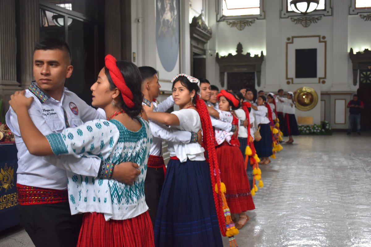 VasnyM's tweet photo. Los jóvenes compartieron su talento en baile.
Con entrega y pasión, bailaron las melodías inmortales de nuestra Marimba. https://t.co/Maxd4IVXHO