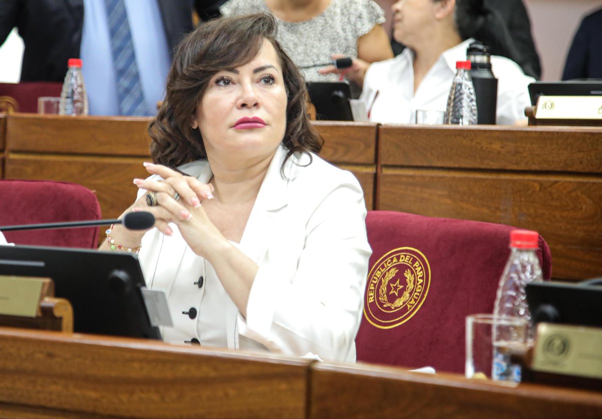 SenadoPy (@senadorespy) on Twitter photo La senadora <a href="/noepettersc/">Noelia Cabrera Petters</a>, líder de la Bancada B del PLRA, manifestó ante el Pleno su desacuerdo al proyecto de Ley por el cual se reglamenta el rol supervisor del Estado a las entidades de jubilaciones y pensiones. La senadora <a href="/noepettersc/">Noelia Cabrera Petters</a>, líder de la Bancada B del PLRA, manifestó ante el Pleno su desacuerdo al proyecto de Ley por el cual se reglamenta el rol supervisor del Estado a las entidades de jubilaciones y pensiones.
