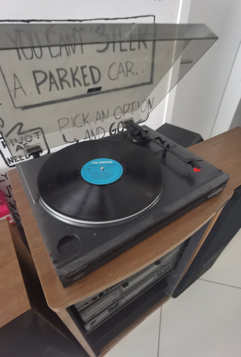 Se agradece el RT hasta llegar al nuevo dueño..

Vendo equipo de sonido Kenwood KRX-591 con parlantes originales Kenwood JL-503, tocadiscos Kenwood KD-291R y Compactera para 5 CDs DP-R793.

Incluye su mueble a restaurar.

Precio: 3.000.000.-

Cel: 0981996996