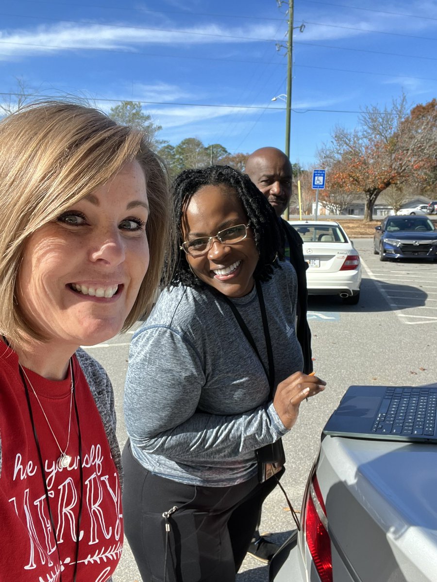 AliBuzzell's tweet image. @CrecArtsMiddle1 sometimes @AnisaBusby literally pulls through the parking lot and I get PD ON THE GO! I love you, BB! #learningisrequired for ALL!