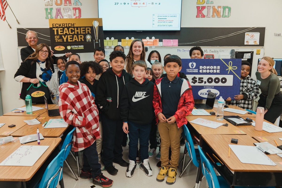 Congratulations again to Mrs. Gordon for receiving the Eckrich's Teacher of the Year 'Sweepstakes'! We want to thank the College Football Playoff Foundation @CFPExtraYard and @EckrichMeats for coming out and surprising the entire class with this amazing recognition 🤩