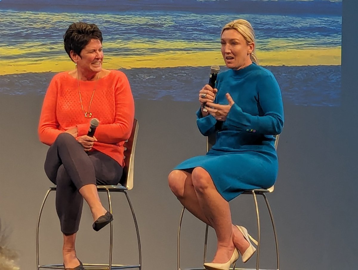 CFreemanJAX's tweet image. Becky Burleigh and USL Super League&apos;s Amanda Vandervort feeling inspired by new club crest. #SportingJax