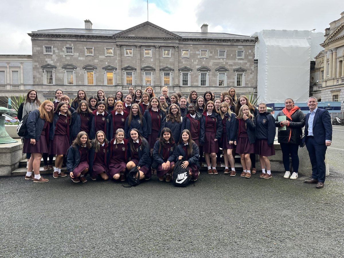 Great to welcome Loreto Navan TY students and teachers today to the Dail for a tour.