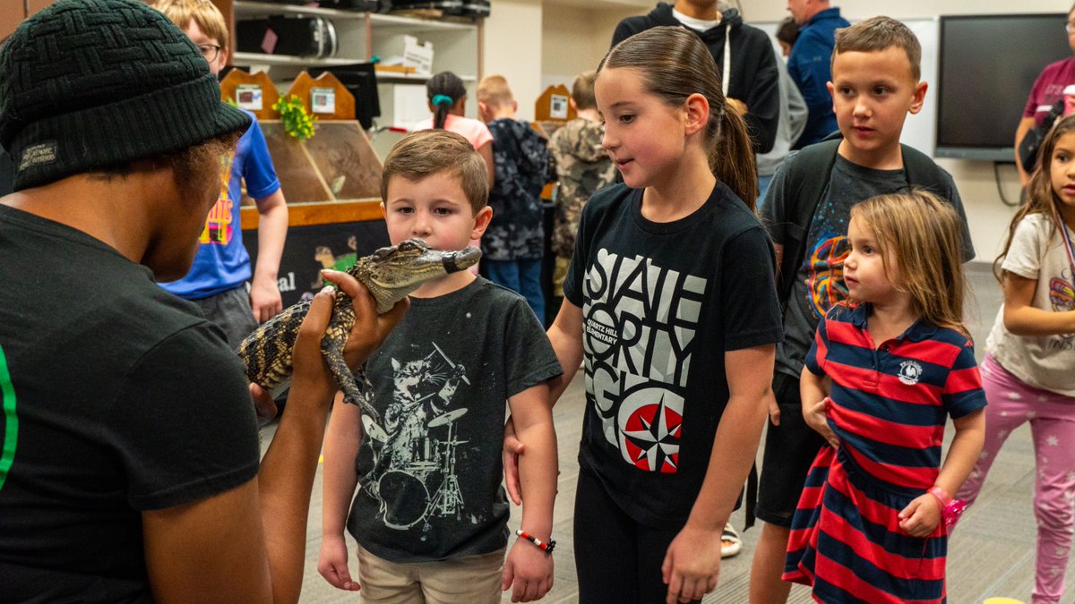 At a recent STEAM Night, @QHTrailblazers students, staff, and families celebrated all things STEAM - Science, Technology, Engineering, Art, and Math! gilbertschools.net/quartzhill