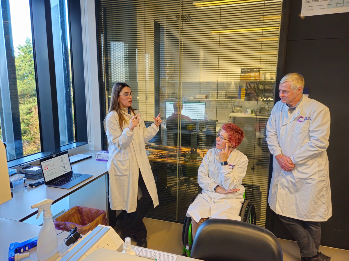 🤩We are thrilled to host the first research tour🔬for the #PatientAdvisoryGroup of Cambridge Clinical Research Hospital @CRUKCamCentre @CRUK_CI. Our @PancreaticCanUK👩‍🔬Future Leader @itspelicanoc shares her research on #PancreaticCancer with some interesting hands-on activities!