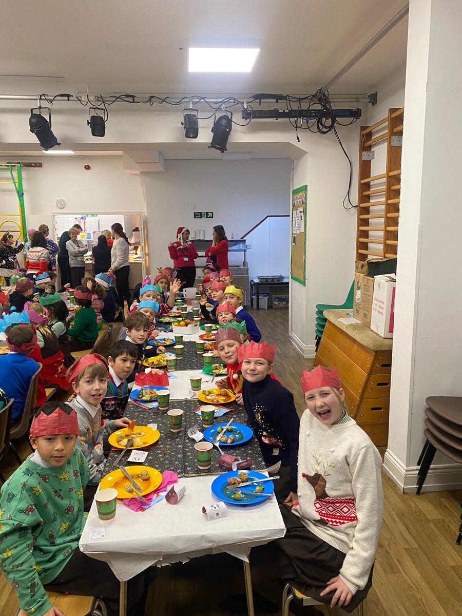 All School Herries Christmas lunch today with a special visitor…Huge thanks to our wonderful cooks who prepared such a delicious meal.  #community #smallschool #familyethos #maidenheadmums #cookhammums #taplowmums #marlowmums #ChristmasCountdown @isaschools