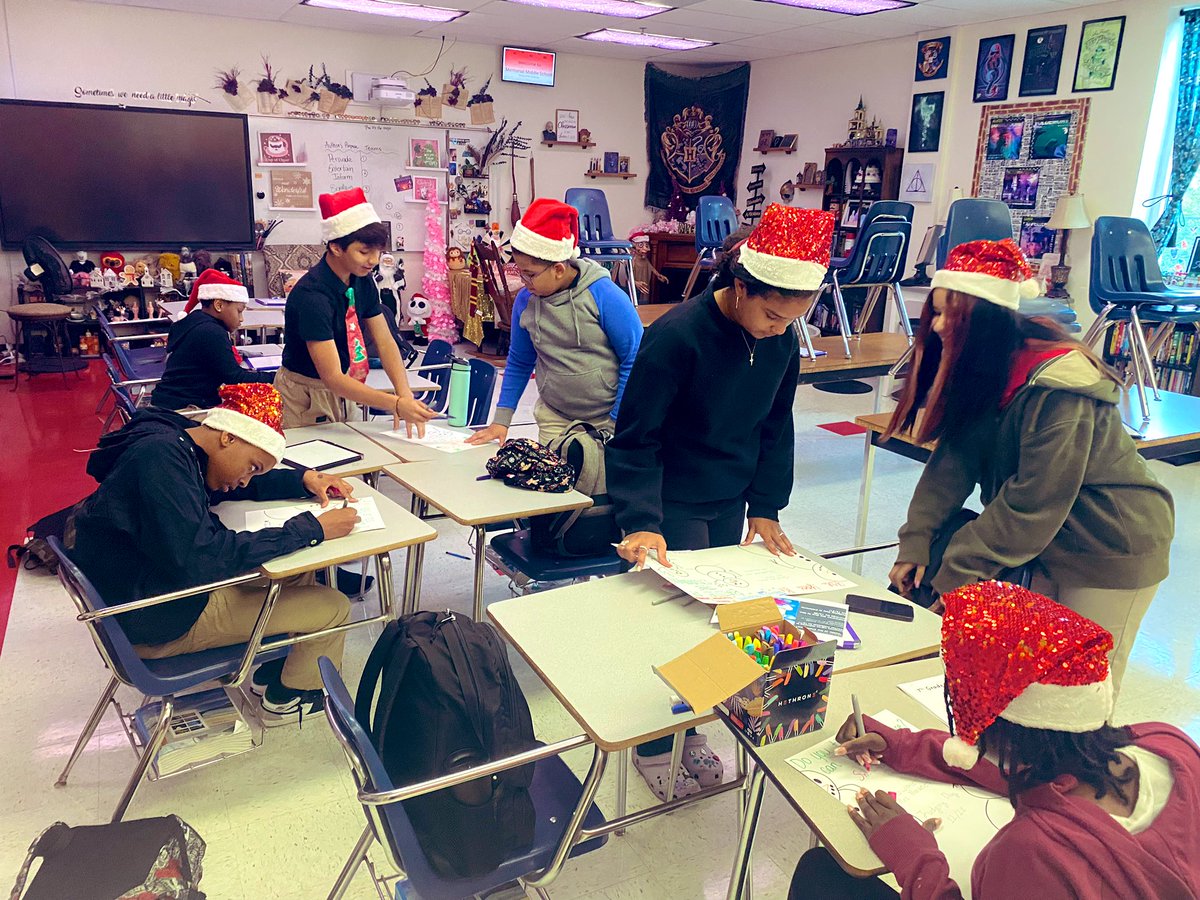 Ho! Ho! Ho! Bulldog Gov SGA is working hard to bring the Holiday Spirit to @MemorialHCPS this year 🎅 ⛄️ With our 1st Homeroom Competition starts tomorrow..Are you ready? #battleofthesnowmen #sga #studentgovernment @TransformHCPS