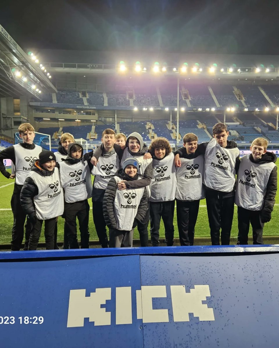 Fantastic experience for the lads tonight, who were kindly invited by <a href="/colinwindrow/">Colin Windrow</a> to be ball crew at Goodison for Everton u18s in the FA Youth Cup. Priceless memories made ⚽️💙
<a href="/WooltonJuniorFC/">MSB Woolton FC</a> @BerkleyRev <a href="/Everton/">Everton</a> <a href="/EvertonAcademy/">Everton Academy</a>