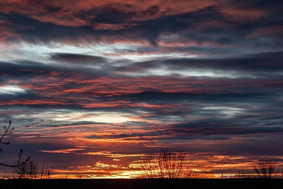 Beautiful Saskatchewan sunset. A work of art! 😍♥️