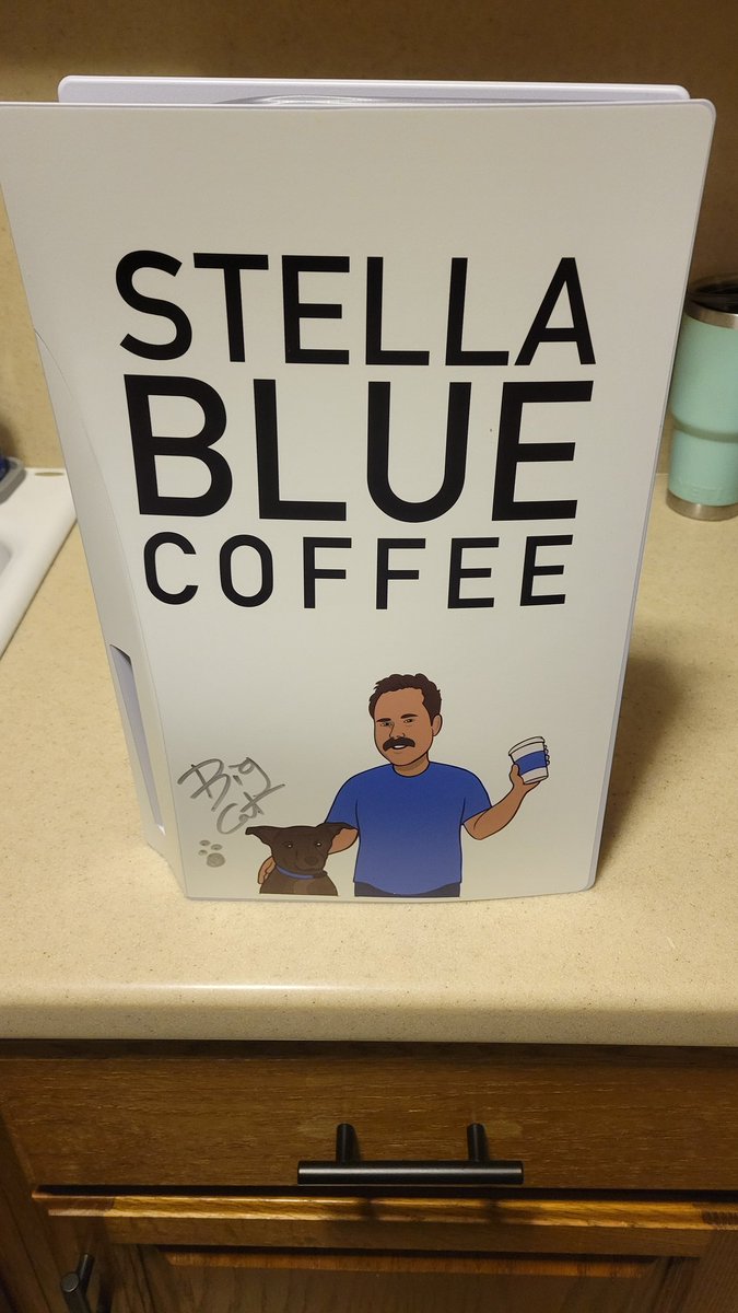 Shes a beaut! @TheBradyBoone  Thanks to 
@StellaBlueCoff 
@BarstoolBigCat and of course Stella 🐾

#coffeeclub #stellablue #goldenmug