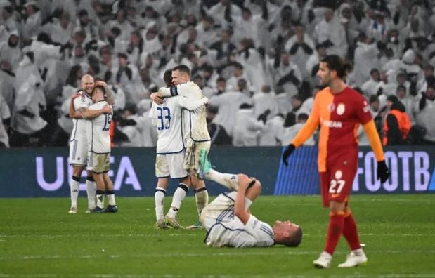 SEFFAFGAZETE's tweet image. KOPHENAG'DA HÜZÜNLÜ GECE
seffafgazete.com/haberler/spor-… #KOPvGS 
#Galatasaray #UCL #İcardi #OkanBuruk #sondakika