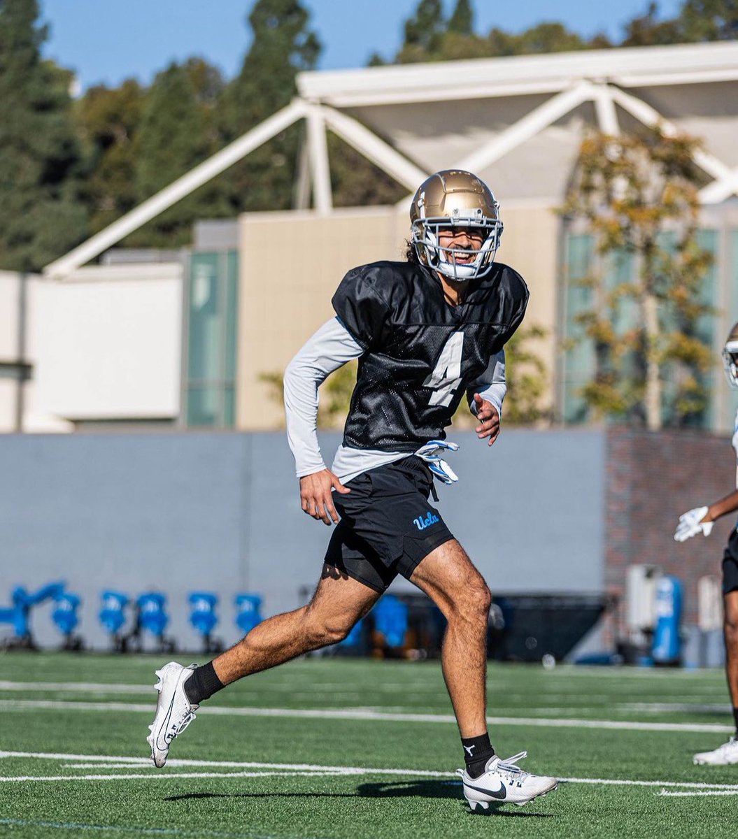 Soquel and Cabrillo alum Zeke Thomas Getting ready for the @LABowlGame with @UCLAFootball keep working Zeke! @shmoney772 #BallAtTheBeach