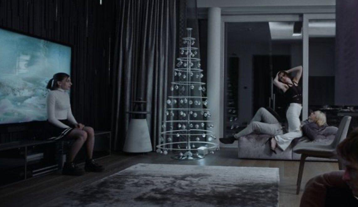 Next on our #ChristmasRewatch: THE CONTEST (2018) a #Lithuanian short film dir. by Saulė Bliuvaitė from our #StudentFilmCompetition
Join a family on a poignant Christmas Eve as they navigate challenges of heartache and the courage to embrace new beginnings.bit.ly/48dLoDL