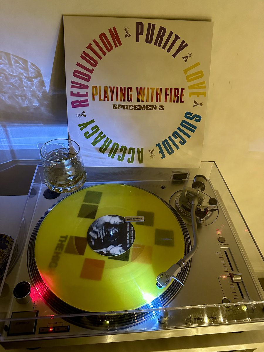 leedsfan72's tweet image. Not much better than being home alone on a school night #spacemen3 #rum