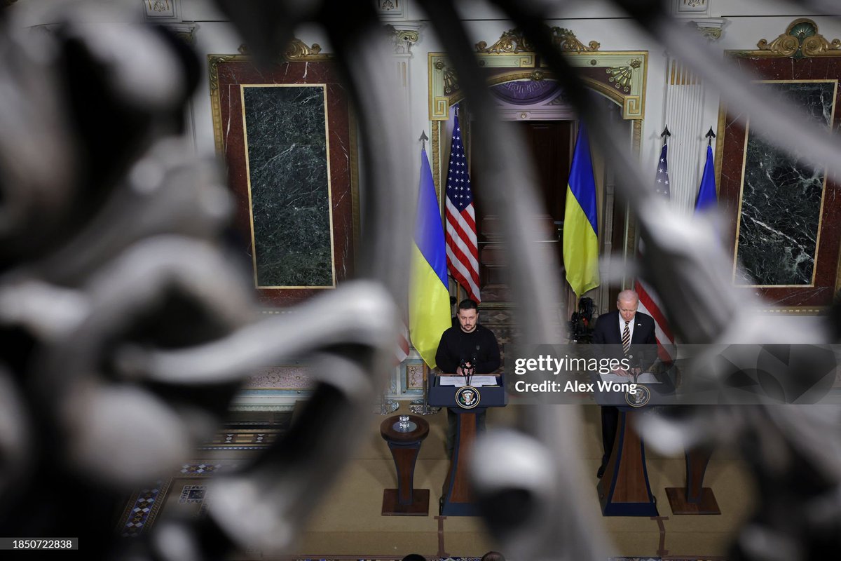 Ukrainian President #VolodymyrZelensky meets with President Joe Biden and Congressional leadership in Washington, DC to make his case for continued military and financial aid for Ukraine's fight against Russia 📸: @drewangerer, @somogettynews, @alexwongcw