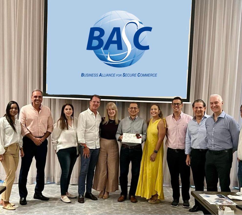 bascbquilla's tweet image. Nos reunimos con nuestra Junta Directiva cerrando un exitoso 2023 para nuestras empresas certificadas #BASCBarranquilla y planificando 2024 
#SomosBASC 🌎
