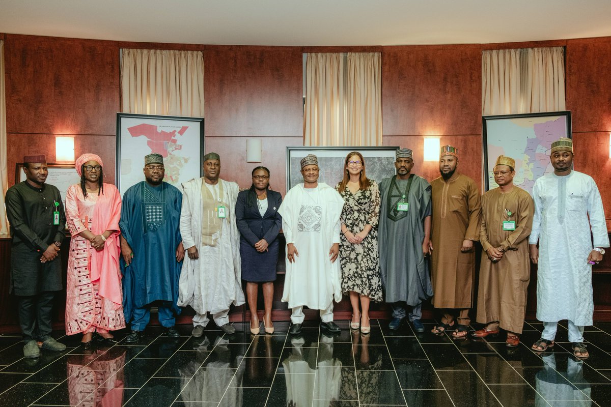 A team from CoST, the United Kingdom based Infrastructure Transparency Initiative came visiting. Led by the Head, Members and Affiliate Programs, Evelyn Hernandez, the team gave insights into the vision, mission, programmes and activities of CoST and commended the Kaduna State