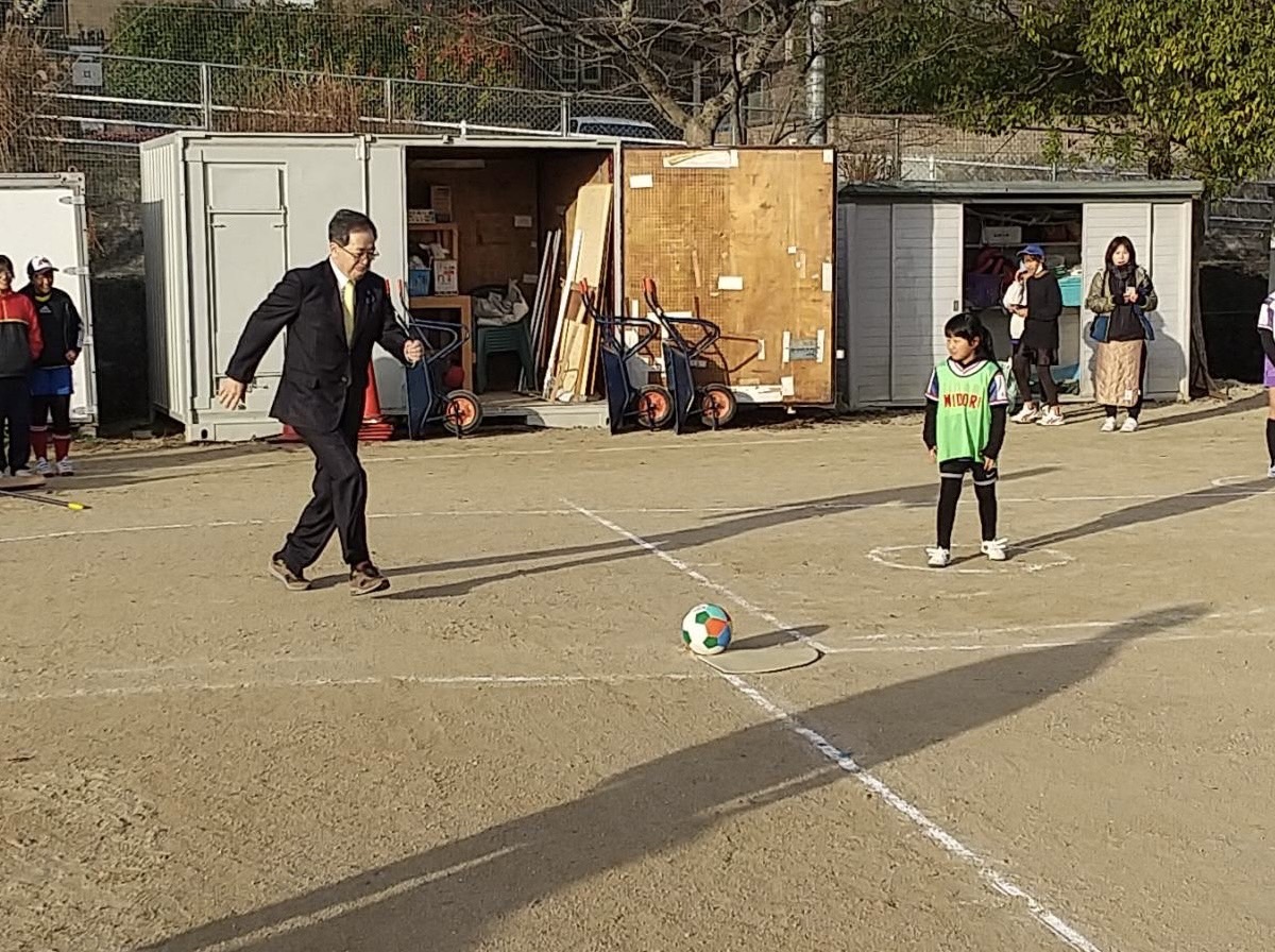 地元・広島との交流の思い出です。 先日、修学旅行で東京を訪れていた #安芸太田町 の中学生とお会いさせていただきました。 この土日には、日浦親善フットベースボール大会や安佐北区安佐町４神楽団による｢新奇神楽舞｣に参加しました。 多くの方とお会いでき、うれしく思います！