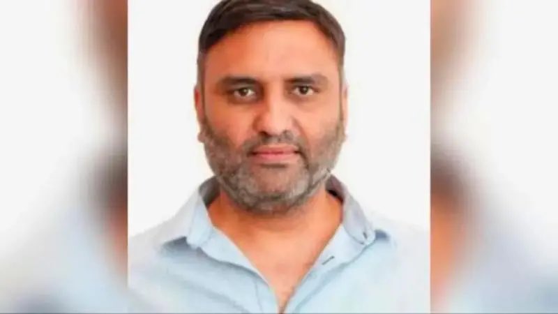 labheshghosh's tweet image. महादेव बेटिंग बुक पर बड़ी कारवाई

- दुबई में धरा गया &apos;महादेव बेटिंग ऐप&apos; का को फाउंडर रवि उप्पल

- ED के अफ़सर उसे भारत लाने के लिए दुबई के अधिकारियों से बात कर रहे हैं

- क्या जल्द्व सौरभ चंद्राकर पर कसेगा शिकंजा?

#raviuppal #mahadevbook #bettingapp #dubai