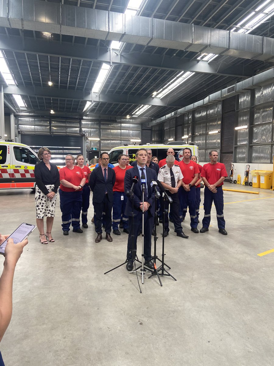 One big happy family… Health Minister announces a half a billion dollar deal to pay paramedics more. Long term fight by @HSUNSW’s Gerard Hayes - negotiations were hanging by a thread last Friday - today it’s finally sorted. Details @9NewsSyd 4PM & 6PM