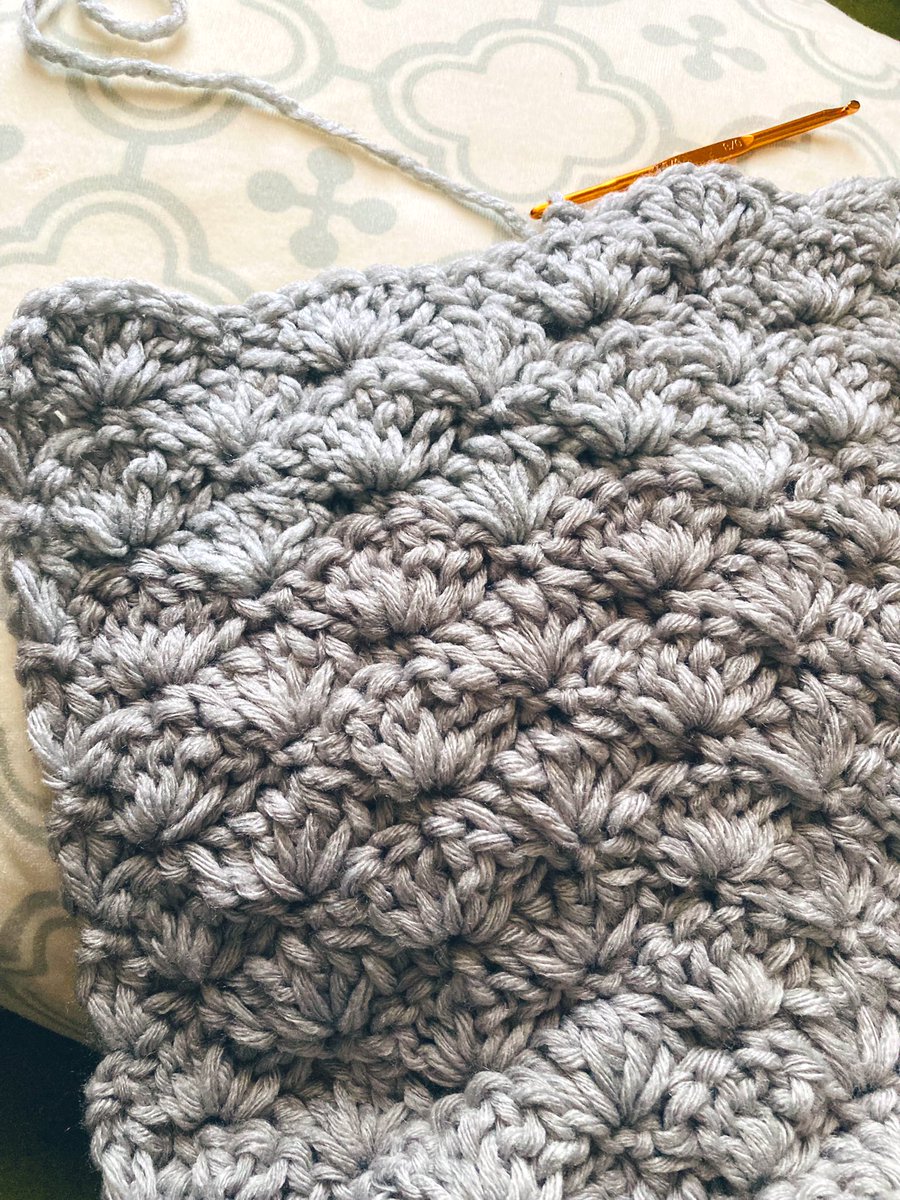 小学生以来のかぎ針編み
もさもさでも辿々しくても愛着湧いてくるものだなあ