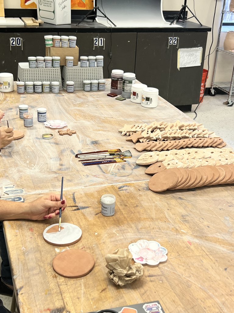 Katie Outlaw tweet media