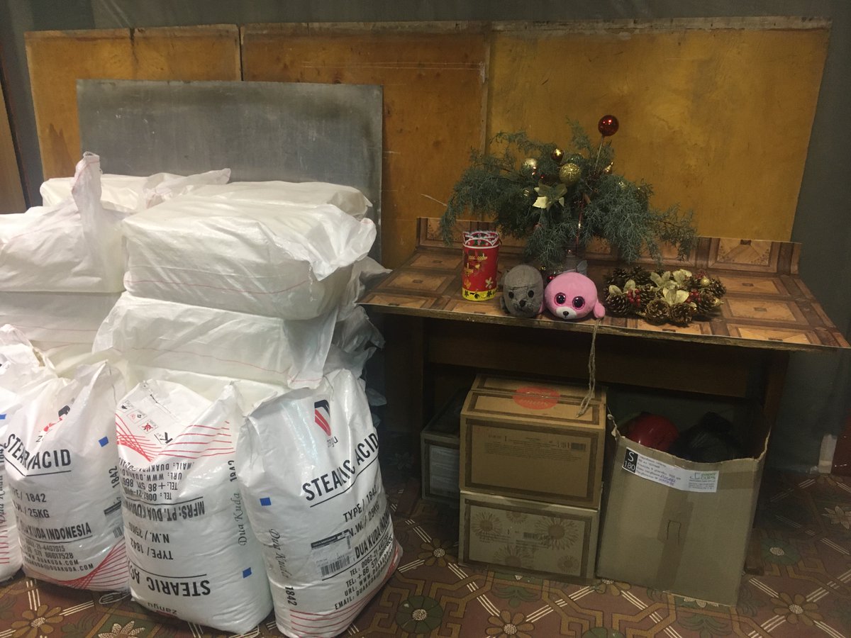 coastoflife_od's tweet photo. #DailyCandles
Our #seals came to see the new #trenchcandle pouring studio and found a welcome present - the #Xmas tree from Nataly! And here the story begins!
#CandleStudio #Odesa #volunteer #TuesdayMotivaton #WinterIsComing #NAFOSealDivision #UkraineWillWin #GloryToUkraine https://t.co/JULp0EGOc6