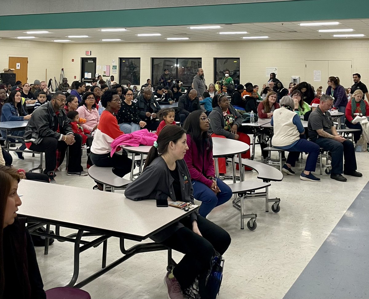 Educator_P's tweet image. Our second grade Gators shined bright ✨✨tonight at their Winter ❄️ performance. Thank you to all of our parents who came out to support.  A HUGE thank you to Mrs. O'Malley for working with our 2nd graders and putting on an amazing performance! @SWES_Station #Christmas2023