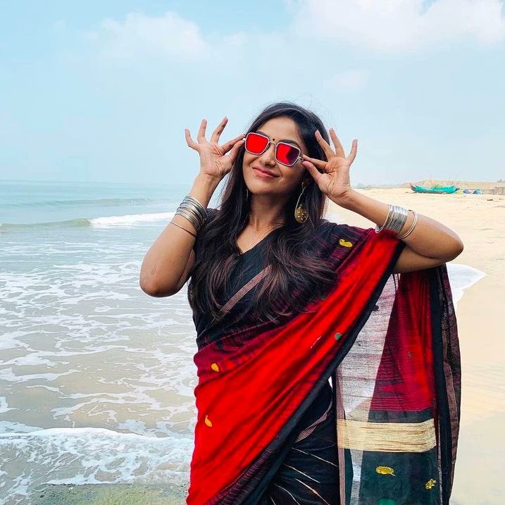 Actress #Shrithasrinivas beautiful beach side traditional photoshoot stills ❤️ @sshritha9 @PRO_Priya @spp_media