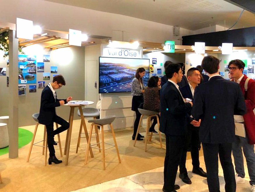CEEVO95's tweet photo. #valdoise / #iledefrance / #ChooseIDF / #cergypontoise / #argenteuil / #semavo / #Ceevo95 : 
Première journée de promotion du Val d'Oise par CEEVO et ses partenaires au Salon de l'immobilier d'entreprise (SIMI 2023), à Paris
https://t.co/YoavjUNTKp
https://t.co/dkFGLRhlvV https://t.co/LU2zJT6z8F