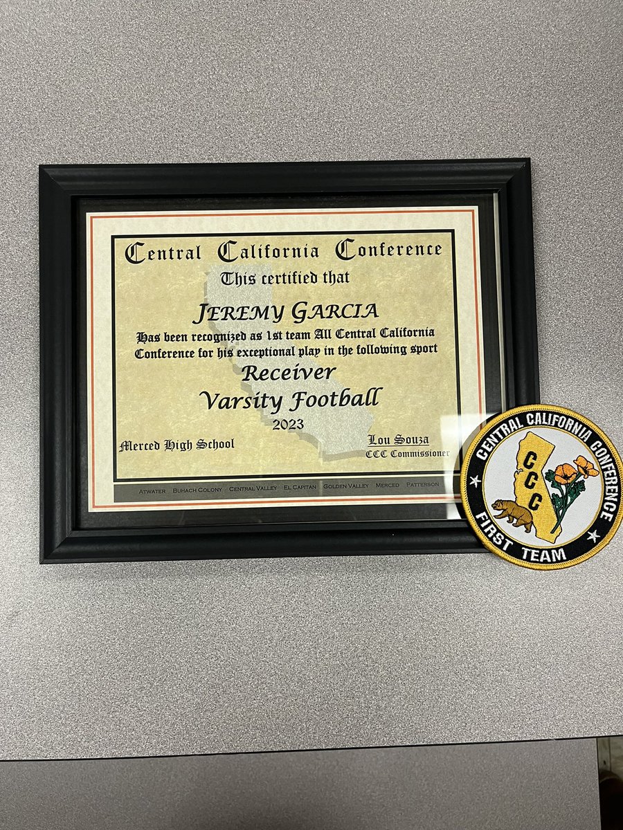 Absolutely Blessed🙏🏿Thank the Lord for giving me this ability. Thankful my my family and coaches for their support and helping me become a better person and player
<a href="/RobScheidt/">Rob Scheidt</a> <a href="/BlackHatFootbal/">Richard T. Estrada</a> <a href="/mchavez_swag/">Mike Chavez</a> <a href="/SWAG_merco/">DeVon Hilliard</a> <a href="/CoachGt_20/">CoachGt_20</a> @topscorequinn6 
🌟FIRST TEAM CCC ALL-LEAUGE WR🌟