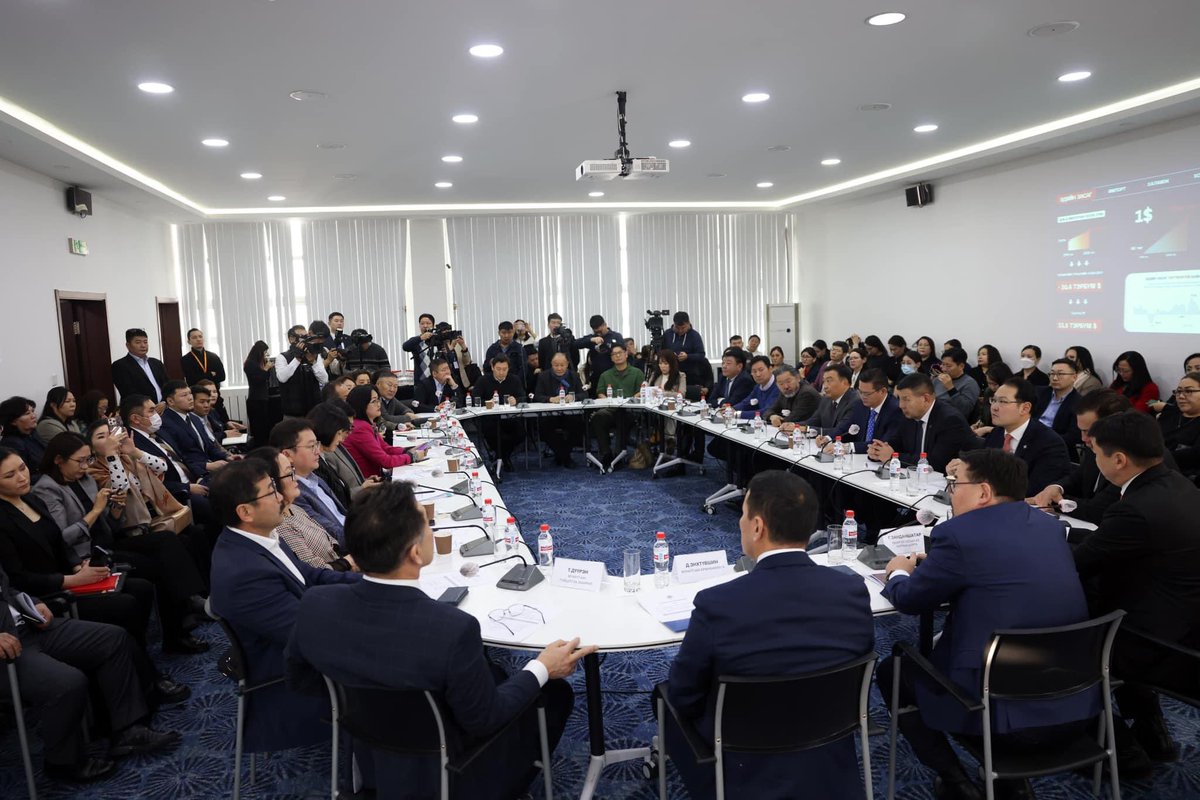 Саалиа бэлдэхээр саваа бэлд гэдэг шиг төлсөн татварын сав маань асар олон цоорхойтой байна. Татварын цогц шинэчлэлийг Төсвийн шинэчлэлтэй уялдуулах УИХ-ын даргын саналыг бизнес эрхлэгчид дэмжиж байна. Үүргээ биелүүлээгүй бол татвар төлдөг хэдэн компаниуддаа шууд хариуцлага