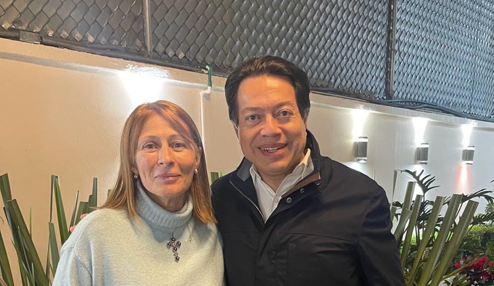 tatclouthier's tweet photo. Junta con la jefa. 🫡
¡No paramos, #México nos necesita trabajando al 100! https://t.co/IBHlFsU1iS