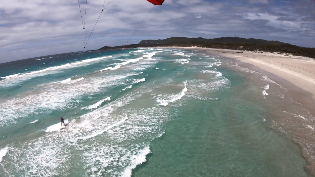 kitesurferpeter's tweet photo. Second day of WA kitesurfing trip at Parry Beach with good wind and surf.  Taz and Gaz had a jumping comp!  

#kitesurf #Kitesurfing #westernaustralia #parrybeach 

https://t.co/89lmJAF0Ej https://t.co/kIAw4soTui