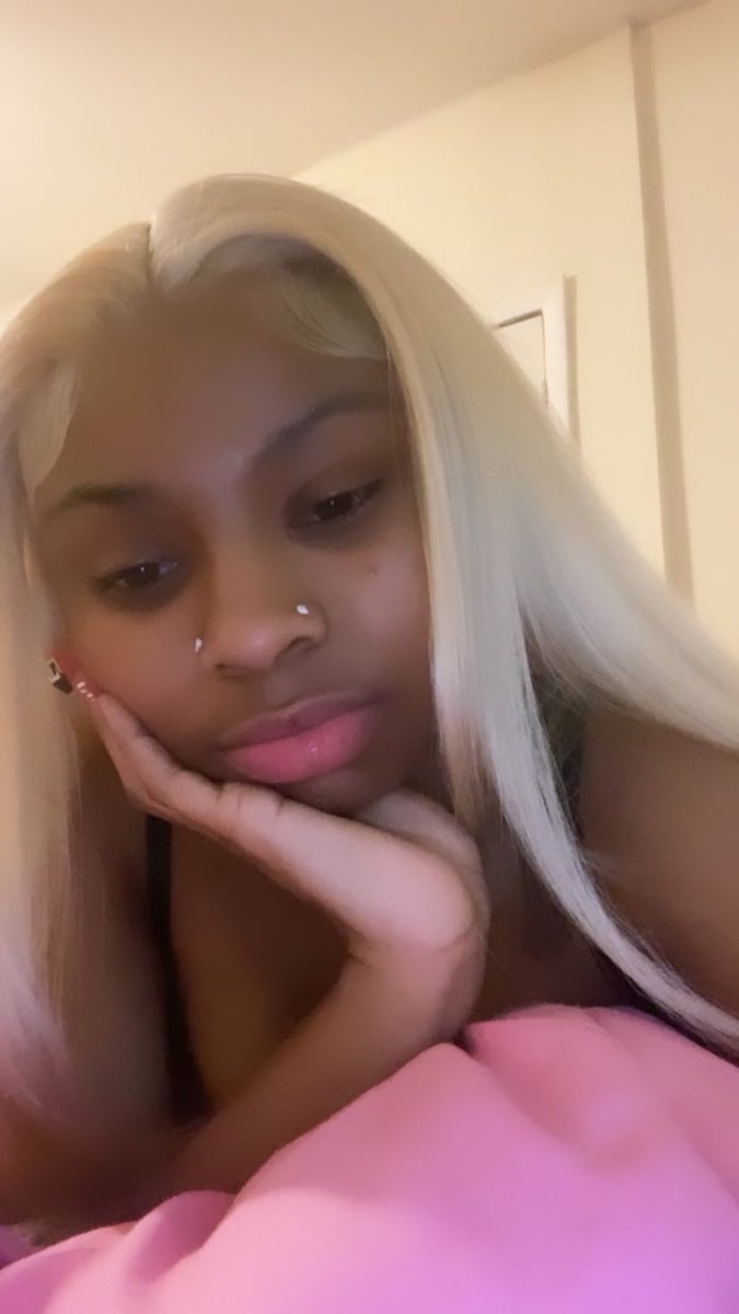 tyshaexo's tweet image. i kno im pretty but can you tell me again ?🥺